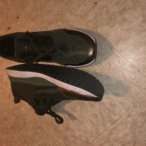 womens puma runnng shoes